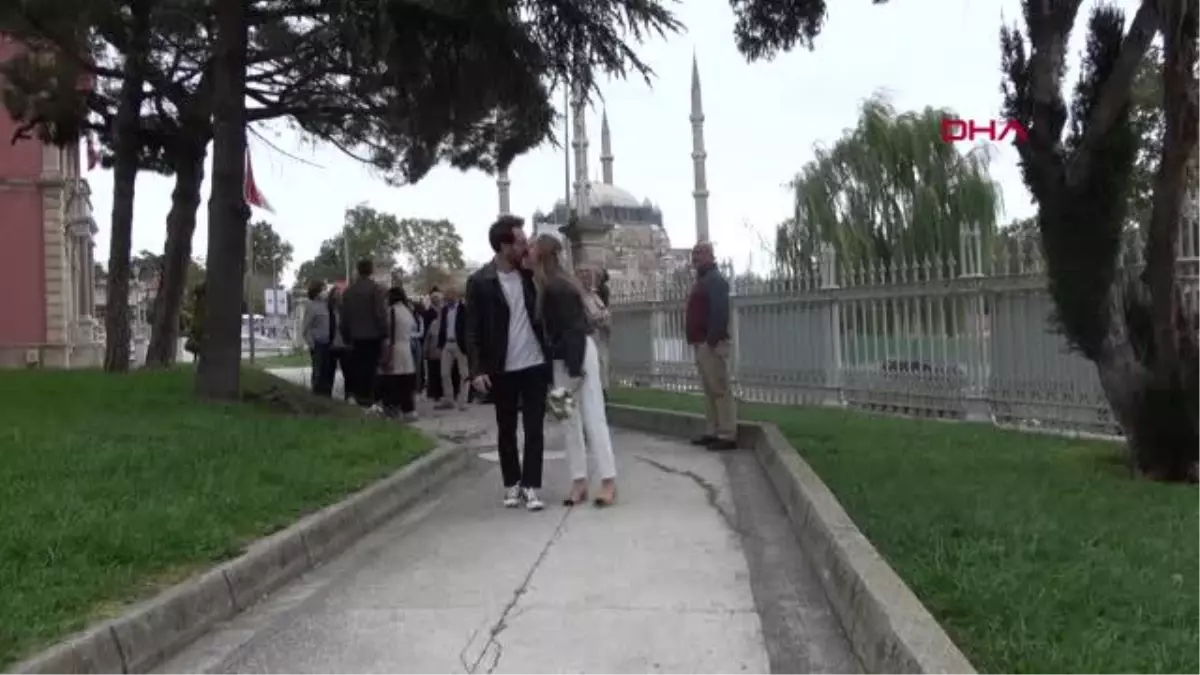 SOSYAL MEDYA FENOMENİ RUS POLİNA, EDİRNELİ KEREM İLE NİKAH MASASINA OTURDU