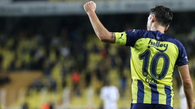 Mesut Özil'in gizemli paylaşımı, Fenerbahçe taraftarında büyük merak uyandırdı