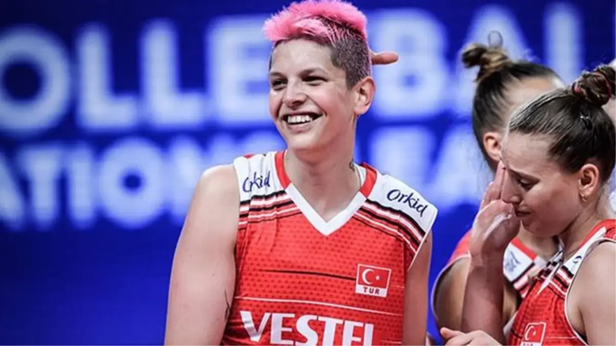 Pembe saçlı halini unutun! Ebrar\'ın eski fotoğrafı büyük değişimi ortaya koydu