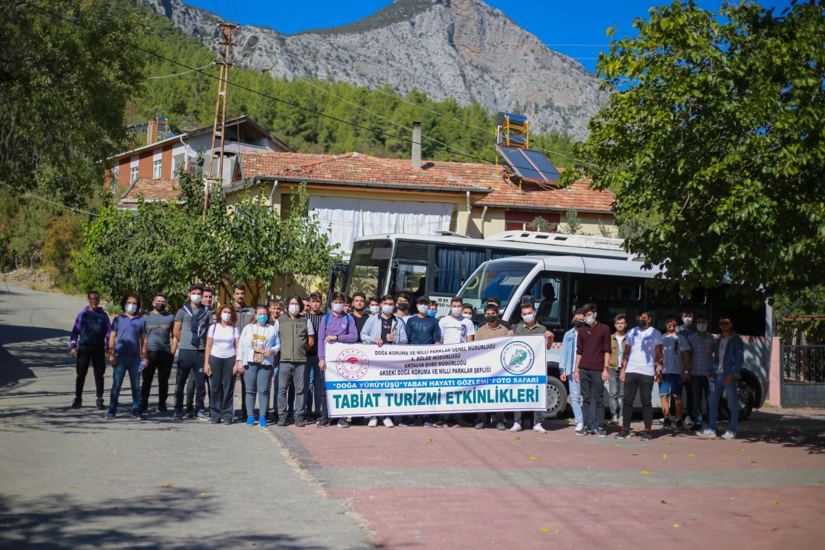 Akseki\'de üniversite öğrencilerine yönelik doğa yürüyüşü düzenlendi