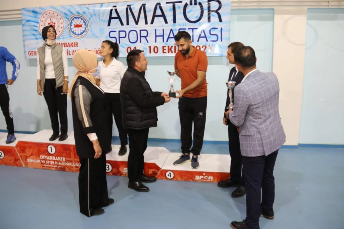 Bağlar Belediyesi karate şampiyonasına ev sahipliği yaptı