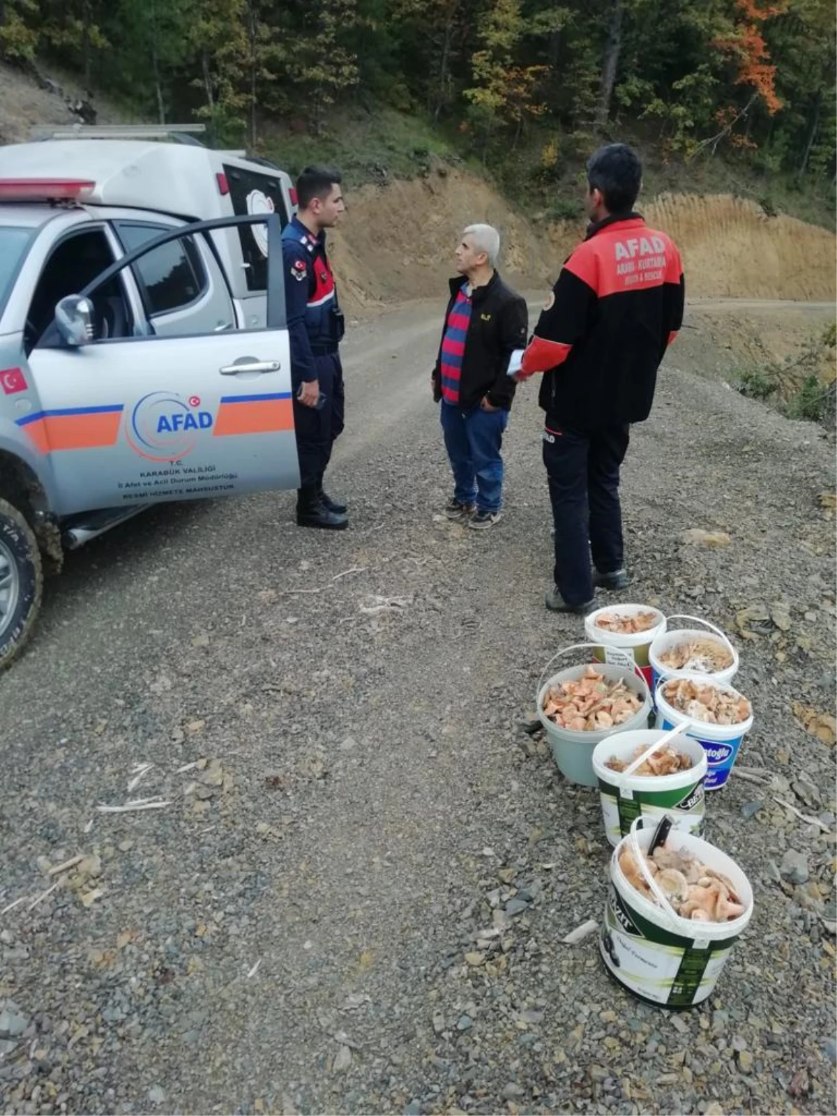 Karabük\'te ormanlık alanda kaybolan 2 kişi bulundu