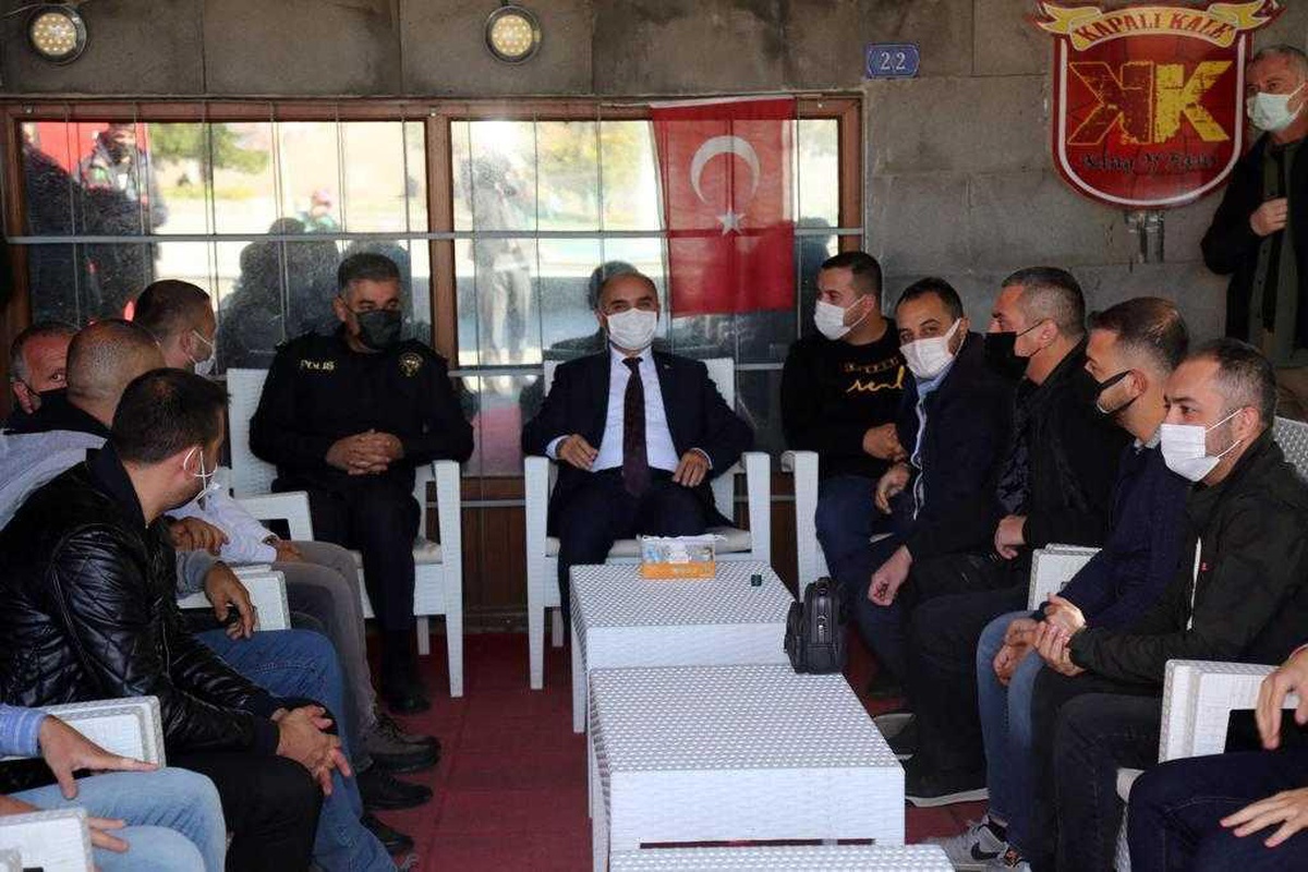 Kayseri Valisi Günaydın\'dan Kayserispor taraftar derneğine ziyaret