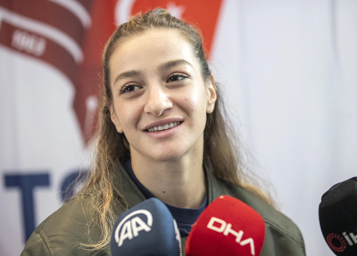 Milli boksör Buse Naz Çakıroğlu, Dünya Şampiyonası\'nda beklentilerin farkında Açıklaması
