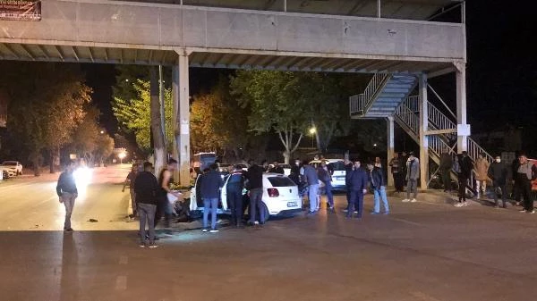 Refüje çarpan otomobilin içindeki 1'i bebek 2 kişi öldü