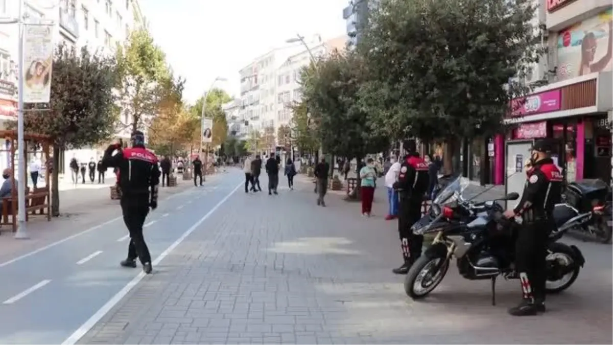 Sıklaştırılan Kovid-19 tedbirleri vaka oranlarını düşürdü