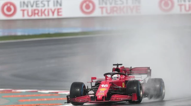 Son Dakika: İstanbul Park'ta kırmızı ışıklar söndü! Formula 1 Türkiye Grand Prix'sinde ilk virajda spin