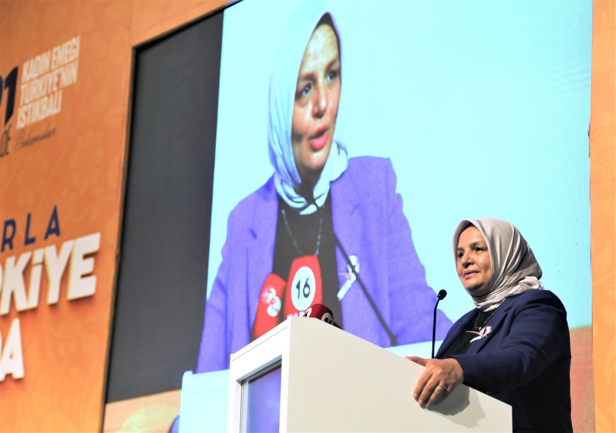 AK Parti Genel Merkez Kadın Kolları Başkanı Ayşe Keşir, Bursa\'da konuştu