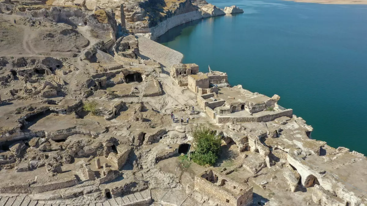 Arkeolog çiftin bebeği, Hasankeyf kazı ekibinin neşe kaynağı oldu