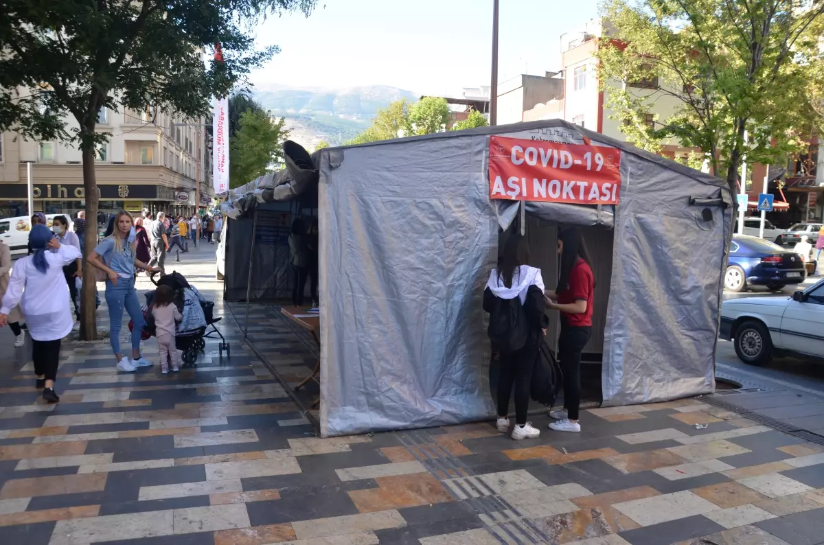 Son dakika haberi! KAHRAMANMARAŞ - Aşılamada sarıya yükselen Kahramanmaraş\'ta hedef mavi kategori