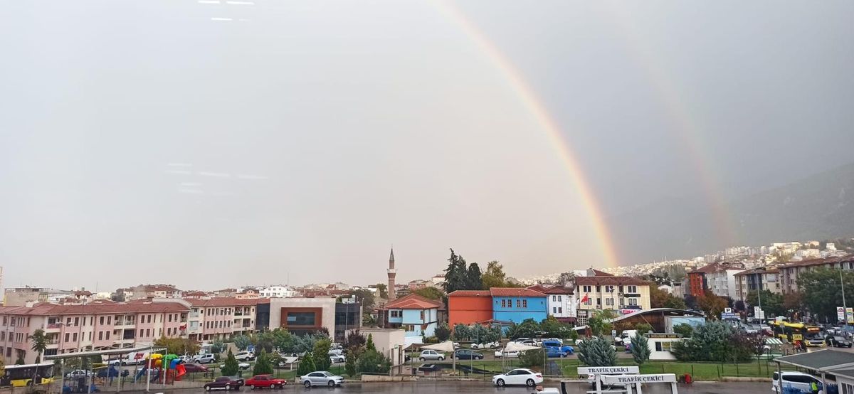 Bursa\'da gökkuşağı büyüledi