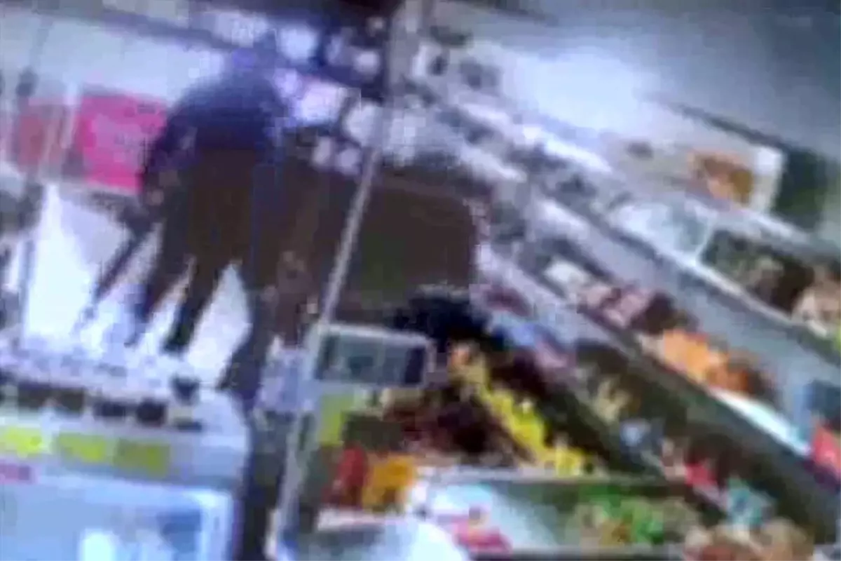 Fatih\'te 3 kişinin yaralandığı silahlı çatışmanın yeni görüntüleri ortaya çıktı