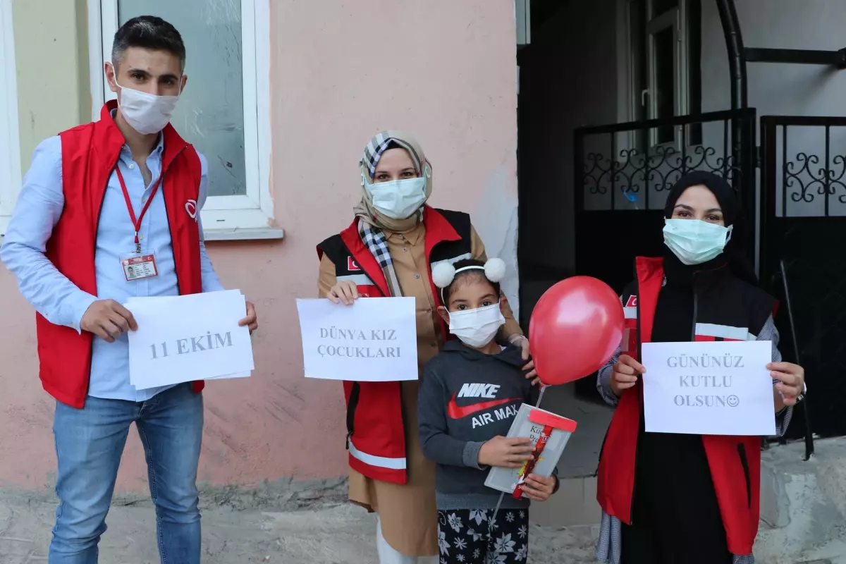 Havza Sosyal Hizmet Merkezi Müdürlüğünden kız çocuklarına hediye