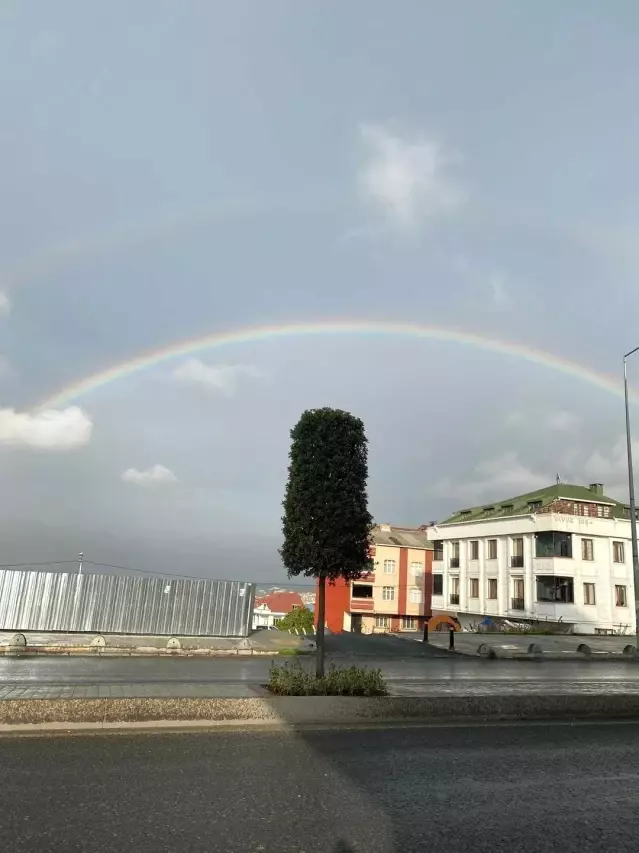 İstanbul'a gök kuşağı sürprizi