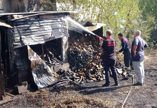 İtfaiyenin erken müdahalesi evi yanmaktan kurtardı