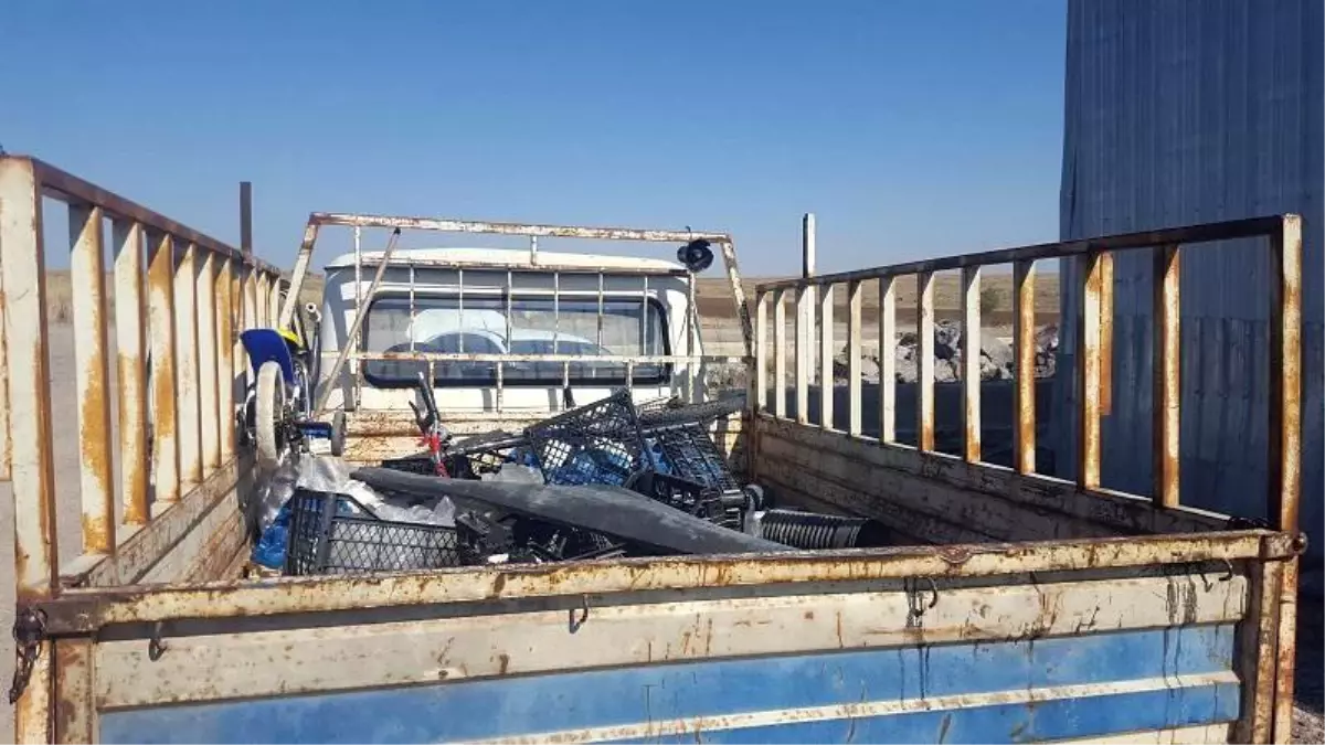 Jandarma taş ocağından hurda çalan hırsızları yakaladı