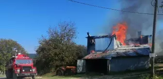 Karabük'te iki katlı ev alevlere teslim oldu