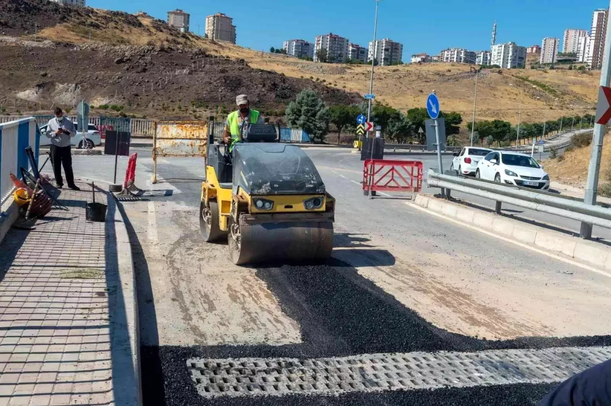 Karşıyaka ve Karabağlar\'da yağmur suyu hattı çalışmaları sürüyor