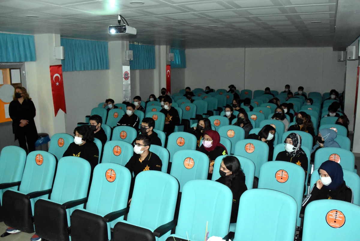 Kırıkkale\'de lise öğrencilerine siber suçlar hakkında seminer verildi