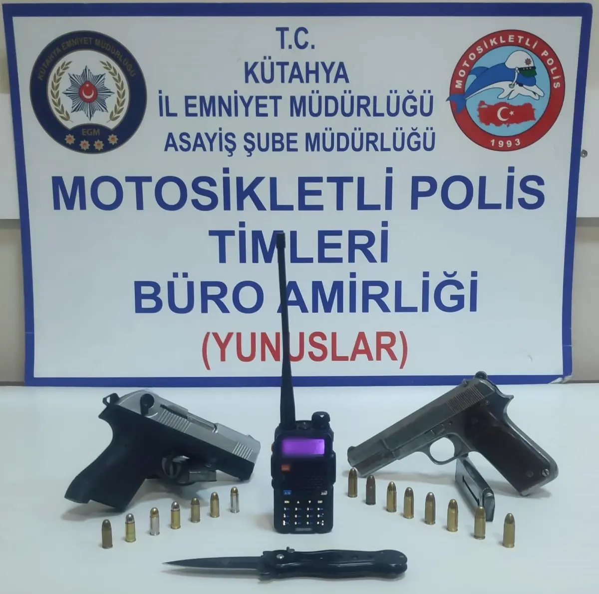 Son dakika haberleri! Kütahya\'da şüphelilerin otomobilinde polis telsizi ve siren bulundu