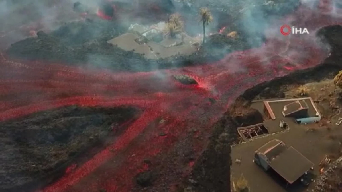 La Palma Yanardağı\'nda lavlar onlarca evleri yuttu