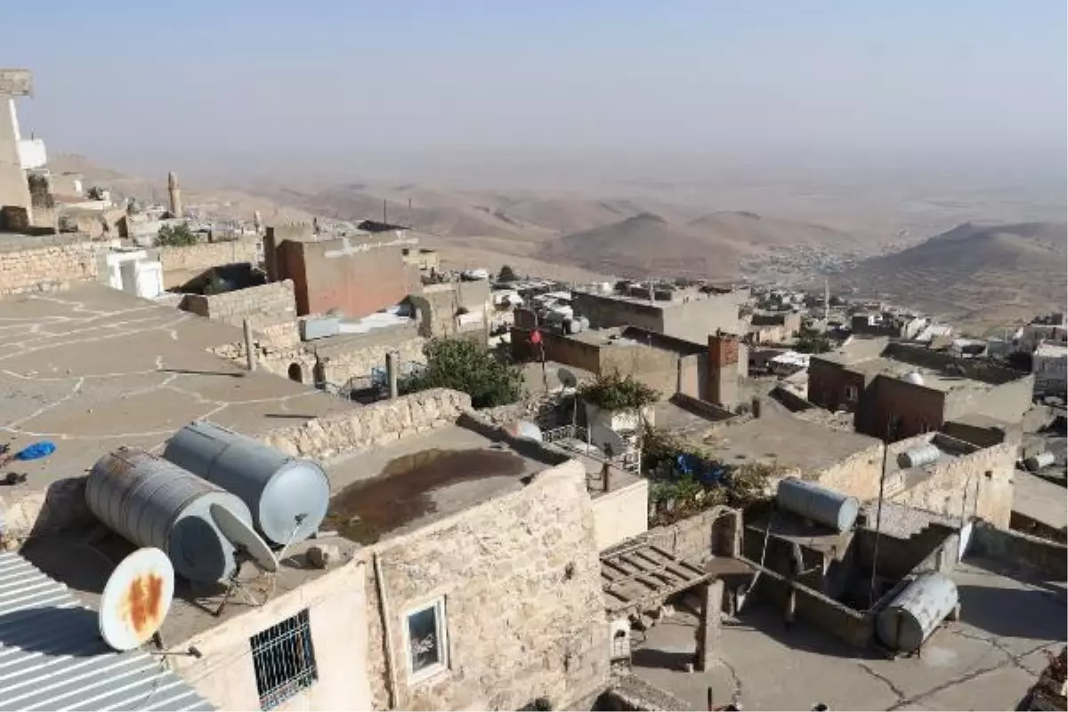 MARDİN\'E GELEN TURİSTİN \'SU DEPOSU\' VE \'ANTEN\' ŞİKAYETİ