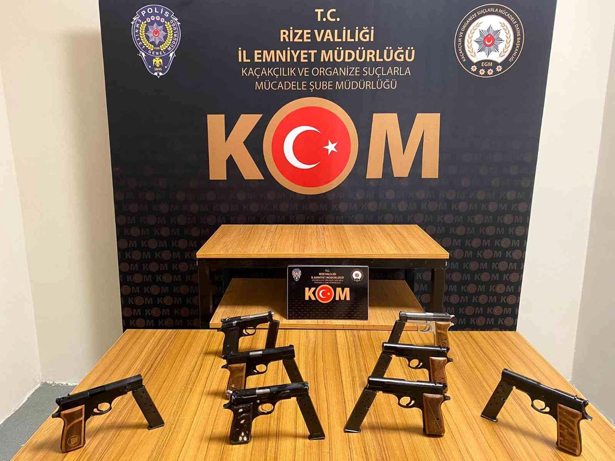 Polisin durdurduğu araçtan 8 el yapımı tabanca çıktı