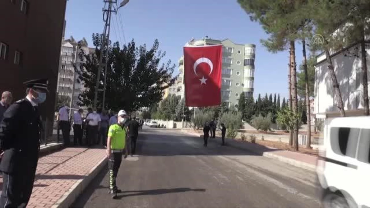 Şehit polis memuru Fatih Doğan, son yolculuğuna uğurlandı (2)