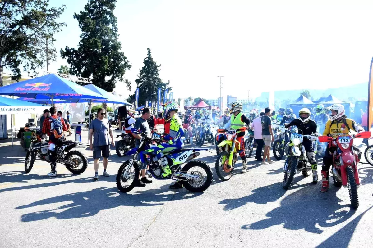 Başkan Topaloğlu Enduroculara başarı dileklerinde bulundu