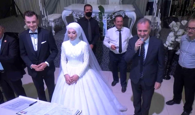 Bursa'da 20 kişinin şahitlik ettiği nikah herkesi şaşırttı