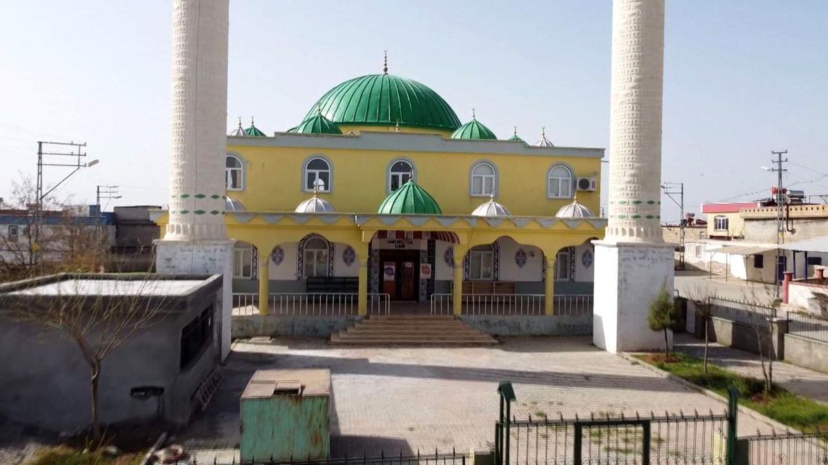 Diyanet İşleri Başkanı Erbaş\'tan cami yaptıran hayır sahiplerine teşekkür plaketi