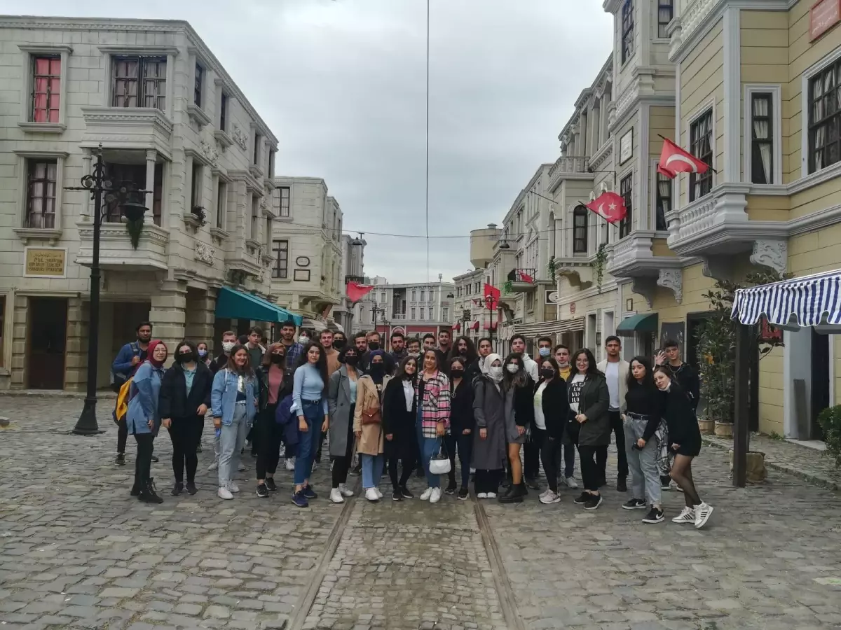 KOÜ\'nün yeni öğrencileri Kocaeli\'yi Gez Gör ile tanıyor