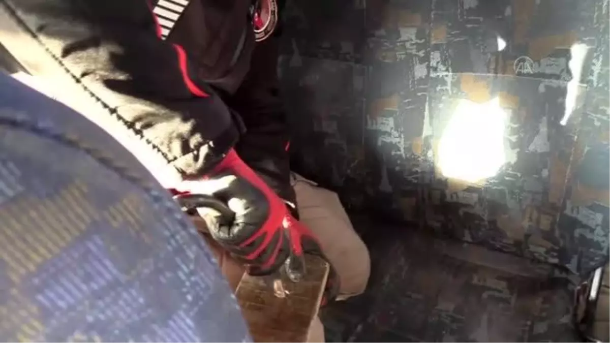 Hafif ticari araçta 15 kilogram eroin bulundu