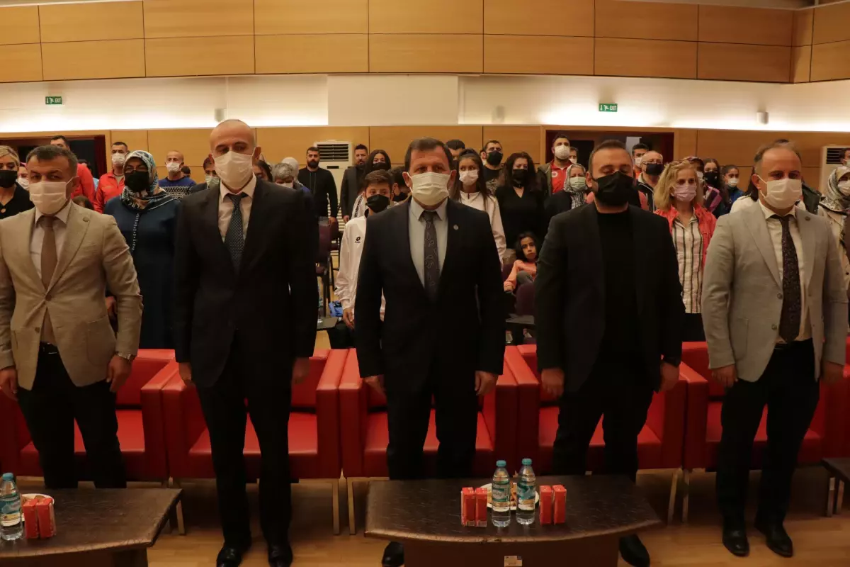 Kayseri\'de başarılı sporcular için ödül töreni düzenlendi