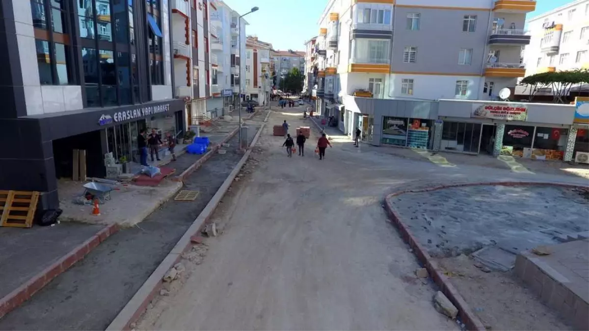 YENİCE MAHALLESİ KUAFÖRLER SOKAĞI VE MÜFTÜLÜK CADDESİ YOL BAĞLANTILARIYLA YENİ HALLERİNE KAVUŞUYOR!