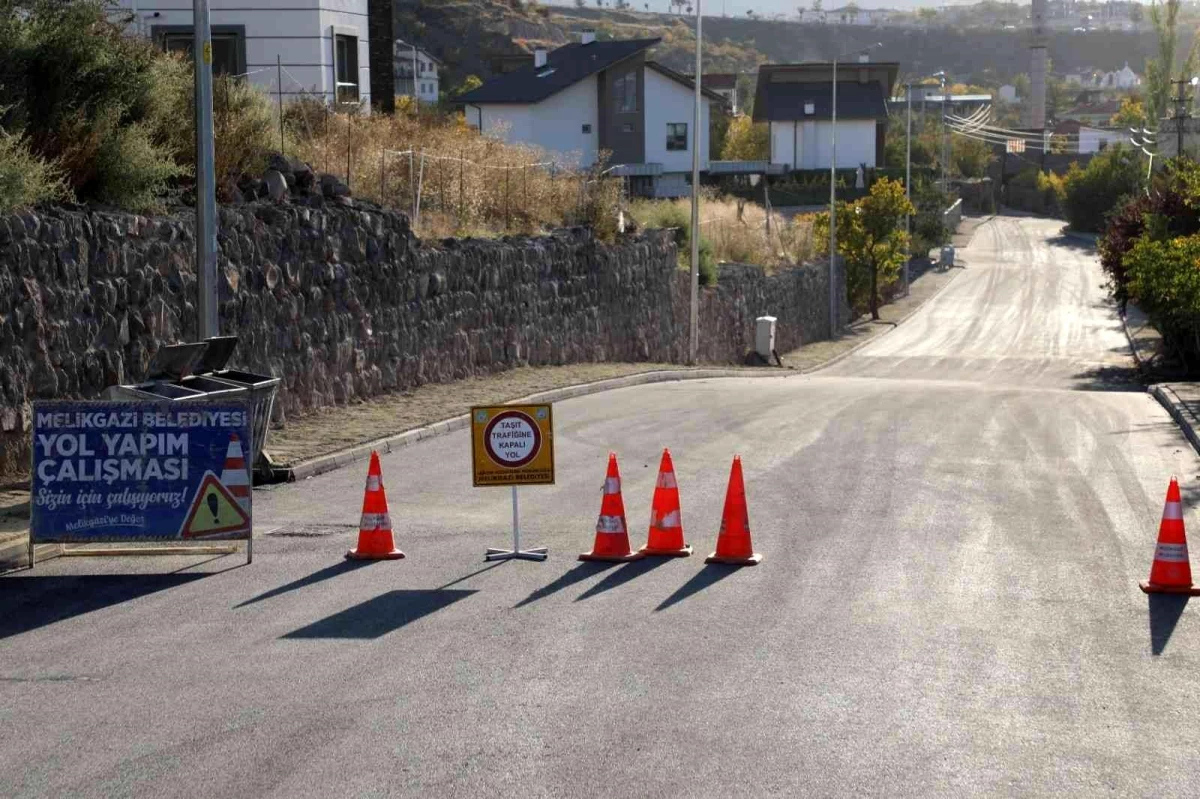 Melikgazi\'de asfalt çalışmaları hız kesmeden devam ediyor