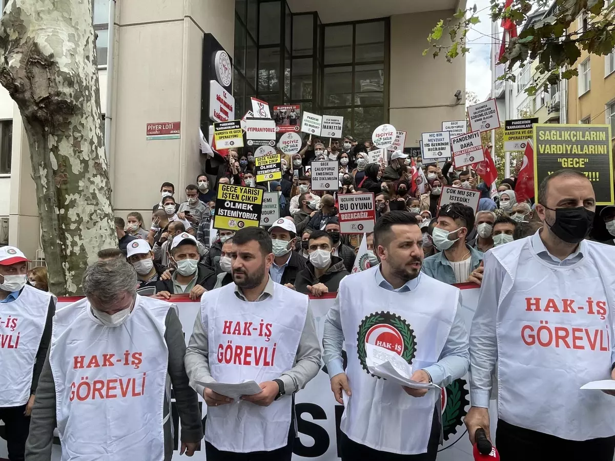 Sağlık çalışanlarından üçlü vardiya tepkisi