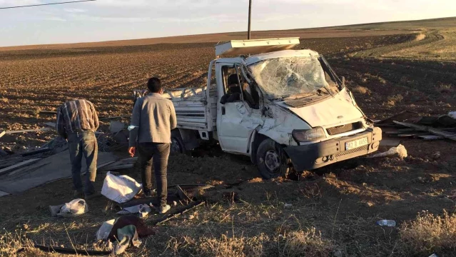 Şarampole devrilen kamyonetteki 3 kişi yaralandı