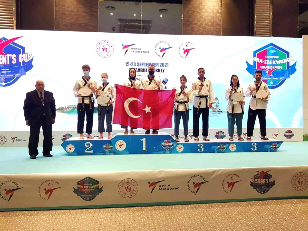Taekwondo sporcuları İstanbul\'dan madalyalar ile döndü