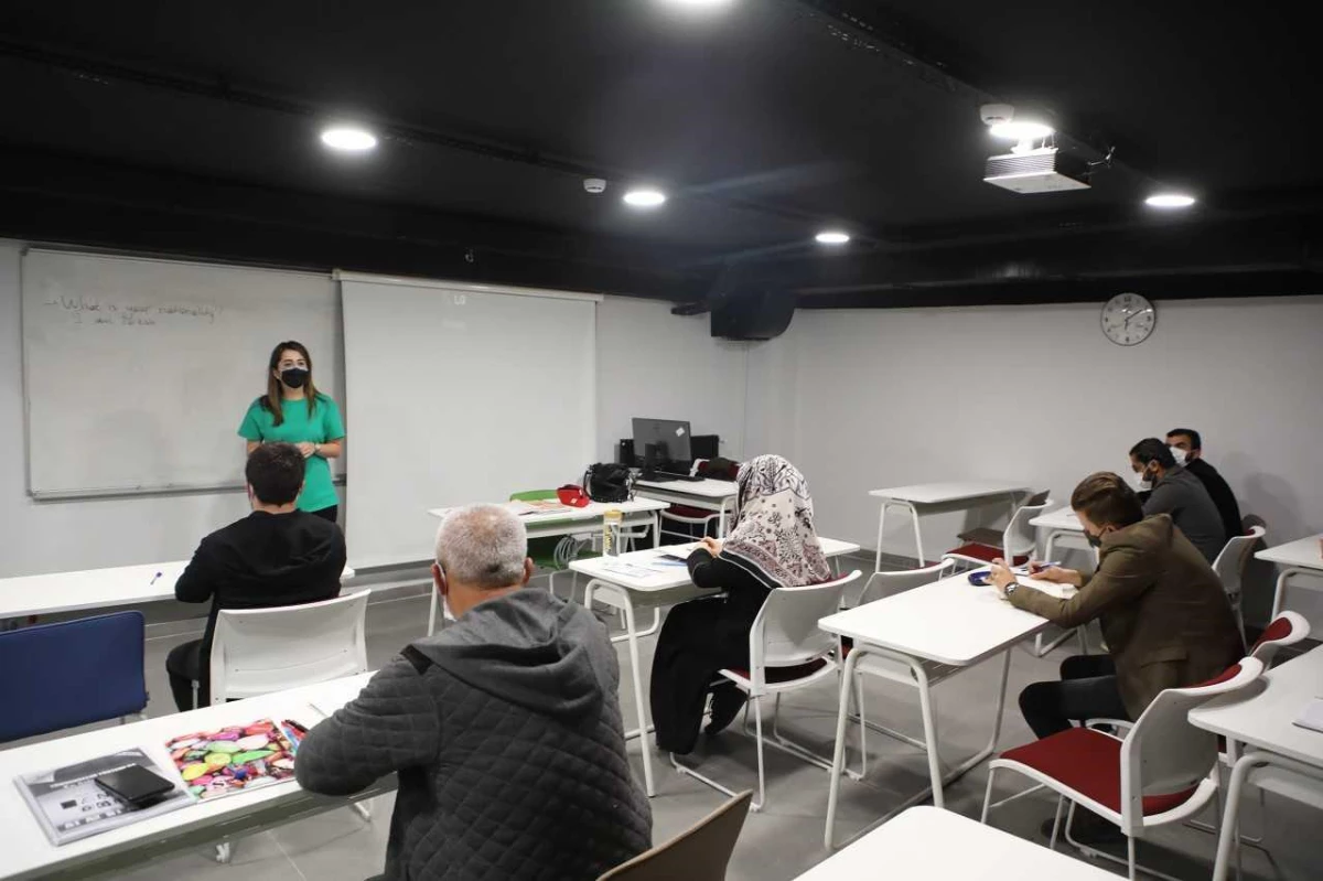 Talas Belediyesinin İngilizce kursları başladı