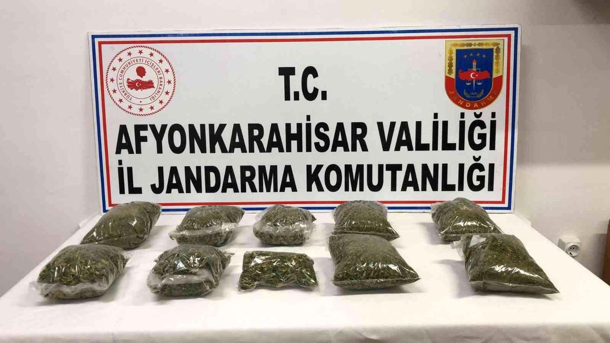 1 kilo 810 gram esrarla yakalanan şahıs adli kontrol şartıyla serbest bırakıldı