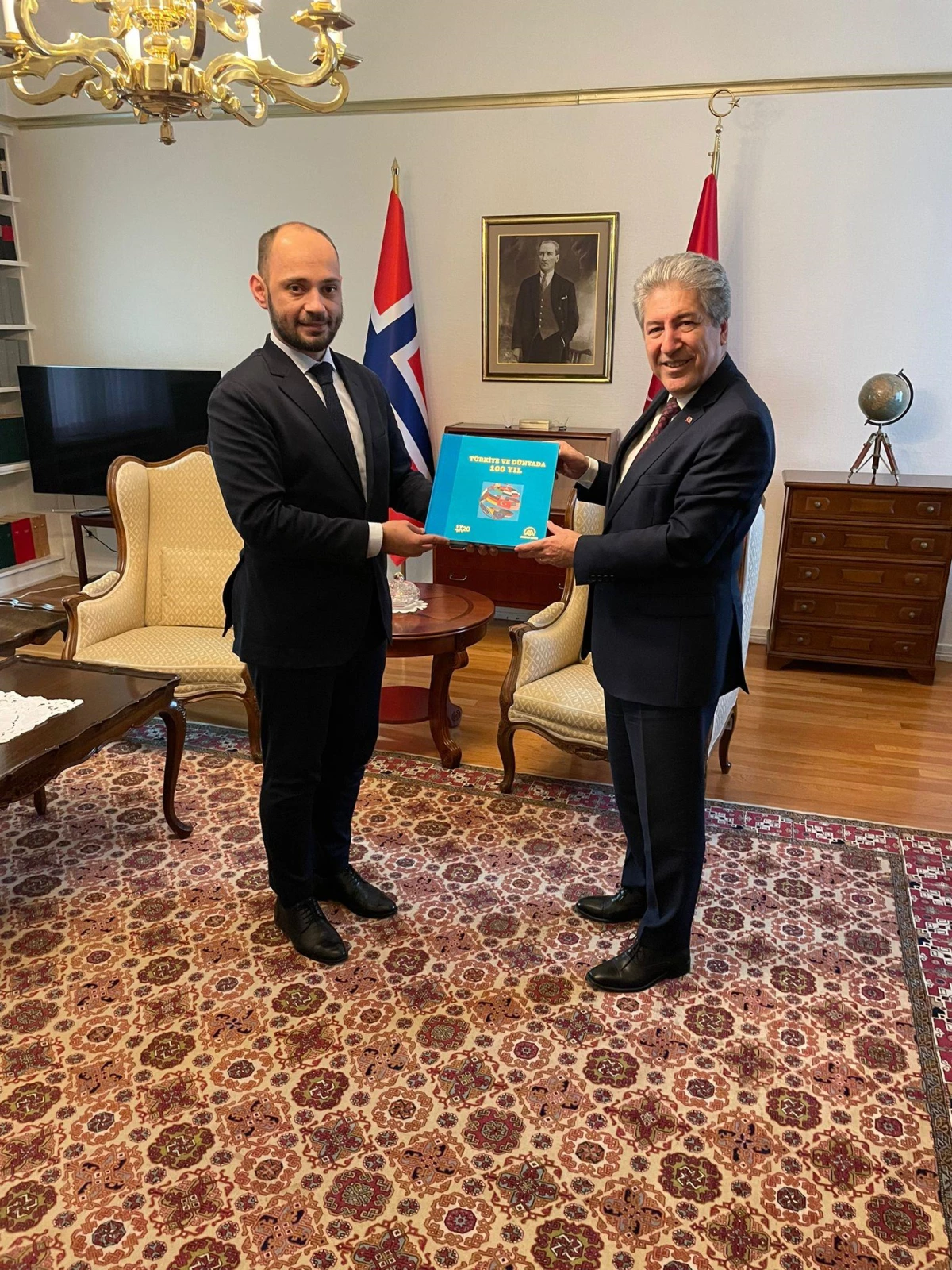 AA Genel Müdür Yardımcısı Özhan, Türkiye\'nin Oslo Büyükelçisi Çorman\'a nezaket ziyaretinde bulundu