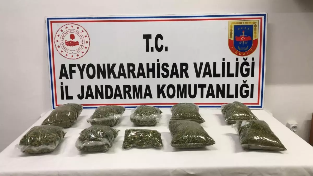 Afyonkarahisar\'da 1 kilo 810 gram esrar ele geçirildi