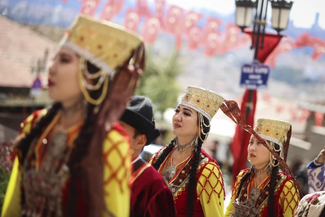 Ankara'nın başkent oluşunun 98. yıl dönümü çeşitli etkinliklerle kutlandı