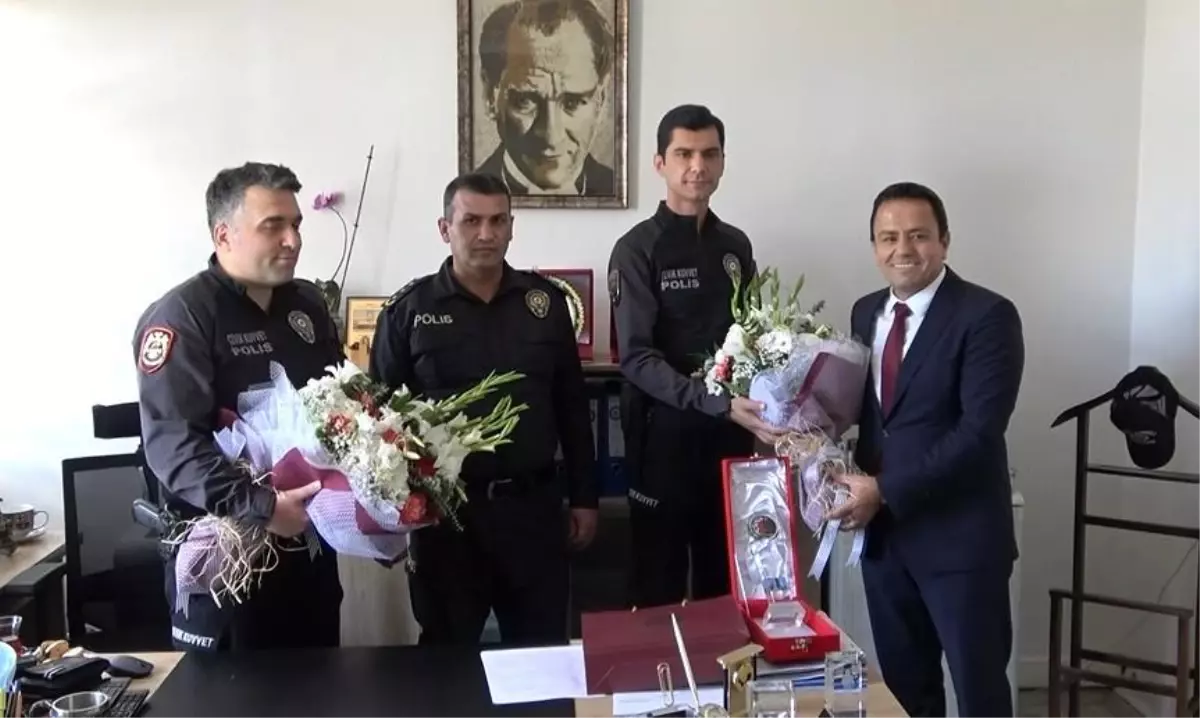 Avukatı yaralayan şüphelileri yakalayan polise barodan teşekkür