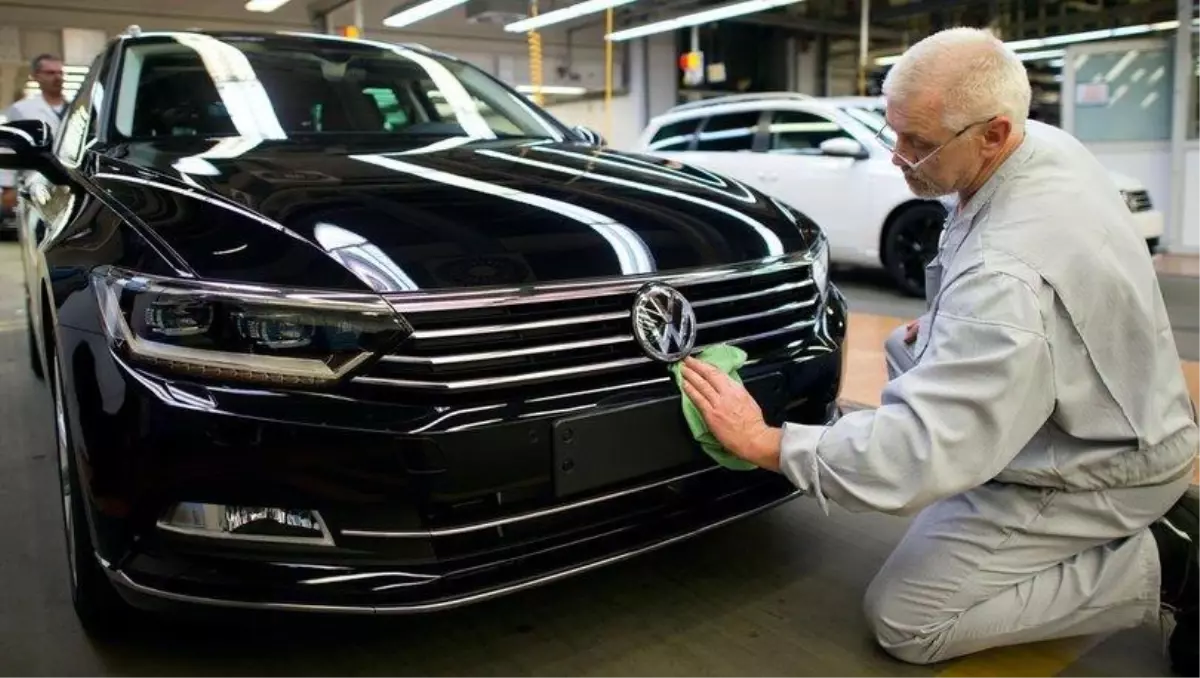 Otomotiv lideri Volkswagen\'de istihdam krizi: 30 bin kişinin işi tehlikede