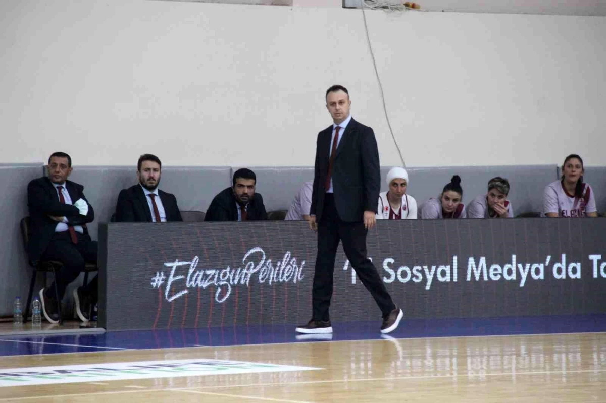 Elazığ İl Özel İdare Başantrenörü Hakan Acer: "Grup maçlarına galibiyetle başlamak önemliydi"