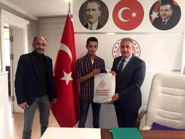 Gençlik spor için kulaç atacak