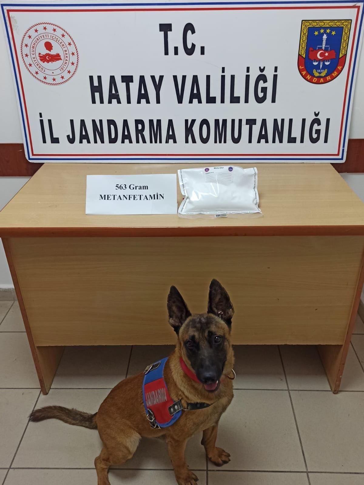 Hatay\'da uyuşturucu operasyonunda yakalanan 4 zanlıdan 2\'si tutuklandı