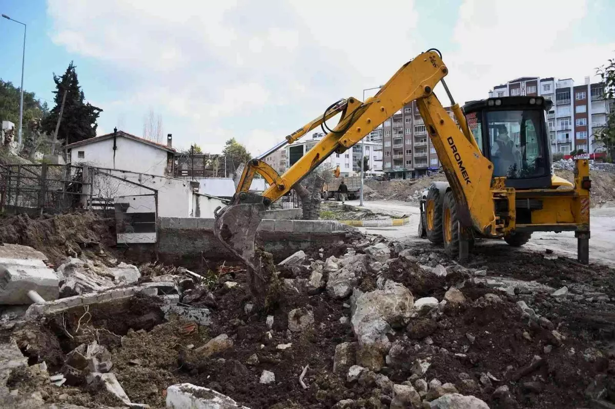 Kuşadası Belediyesi İmar Kanunu\'na aykırılıktan 5 bin 224 adet cezai işlem uyguladı